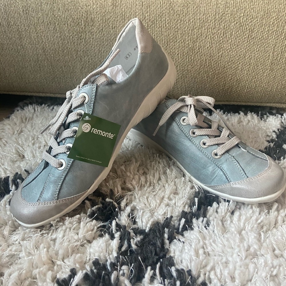 Brand New Remonte sneakers